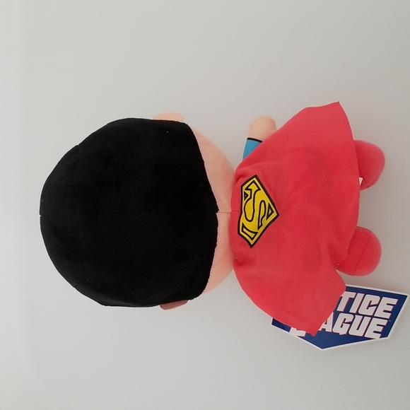 A bundle of Super Man and Wonder Woman Plushies - Picture 6 of 8